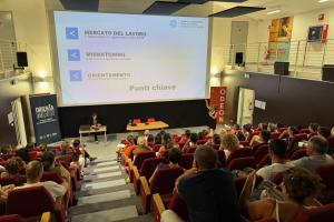foto orientamento summer evento alla spezia con pubblico