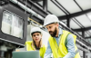 persone al lavoro fabbrica
